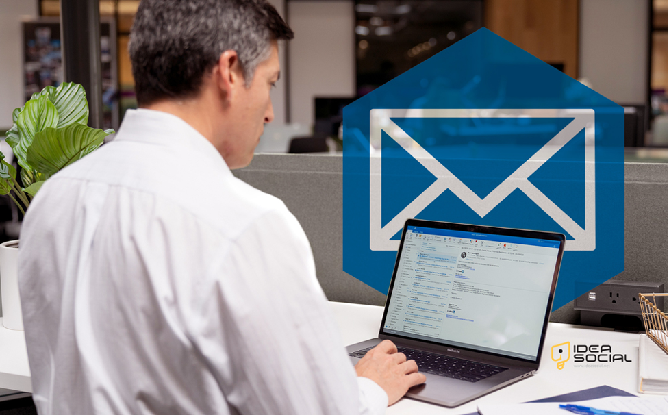 2 LinkedIn Accounts Same Email: Is It Possible? [Manage Your Multiple Accounts]