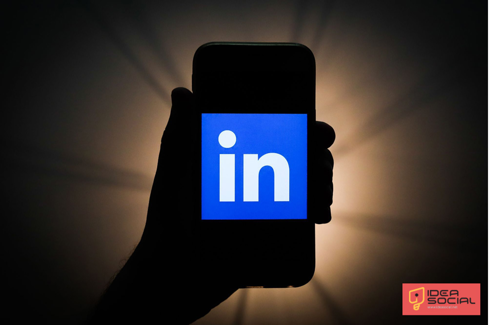 Can LinkedIn Premium Users See Anonymous Viewers